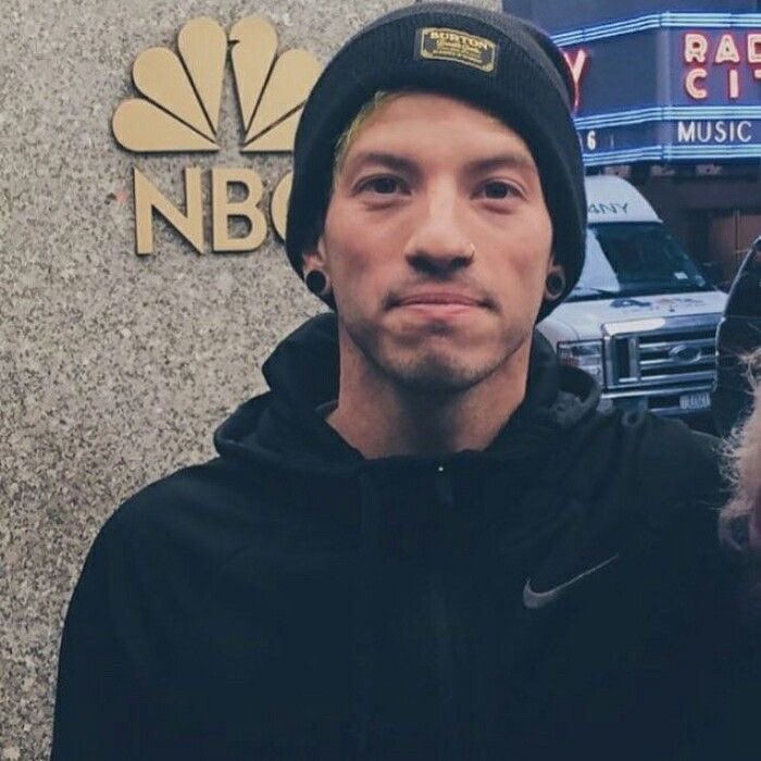 a thread of josh to either make u swerve or to secure u in the superior lane