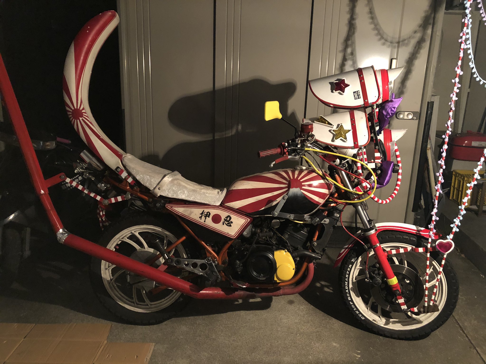 ゆうけん Toppuku Racing 今年はマブイ単車作って集 会に参加したいかなー 空 吹かしやタコ踊りも破 離破 離 90年代前半全開でw まだx2途中ですがrzチャンです まだまだやる事ありまくりですw 族車 暴走族 Rz250 お正月仕様 初日の出