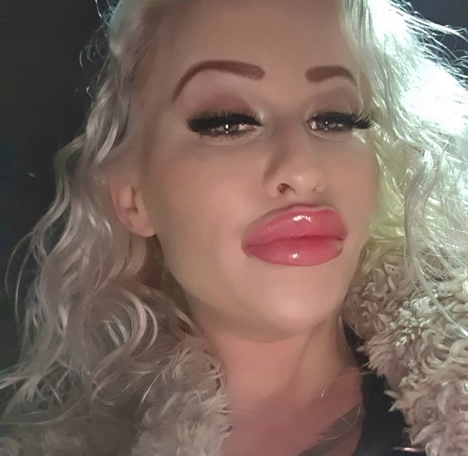 Loving my new lips, only need to try them on some hard big dick 😋 #newlips #cocksucker https://t.co/<a href="/tag/cocksucker"class="tags"><span>#cocksucker</span></a><a href="/tag/newlips"class="tags"><span>#newlips</span></a>