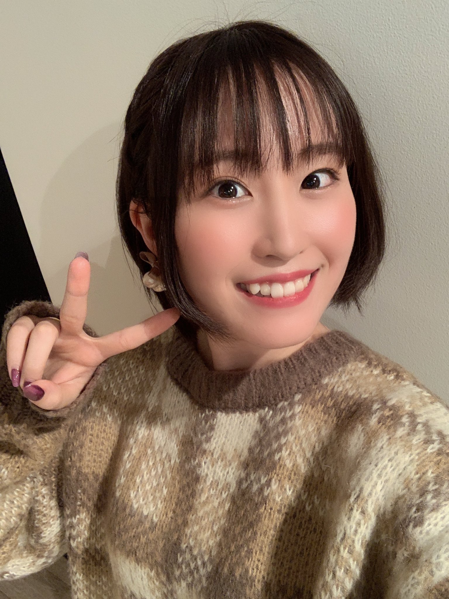 鈴木みのりofficial 服とか髪型は絵名意識したんだ 髪飾りのリボンの代わりに イヤリングで似てるやつ探してみたり せっかくだし絵名みたいに自撮りしよ ってところを弟に撮られました ちょっと ありがとう みのり プロセカ生放送 初音 鈴木みのりofficial 服とか髪型は絵名意識したんだ 髪飾りのリボンの代わりに イヤリングで似てるやつ探してみたり せっかくだし絵名みたいに自撮りしよ ってところを弟に撮られました ちょっと ありがとう みのり プロセカ生放送 初音