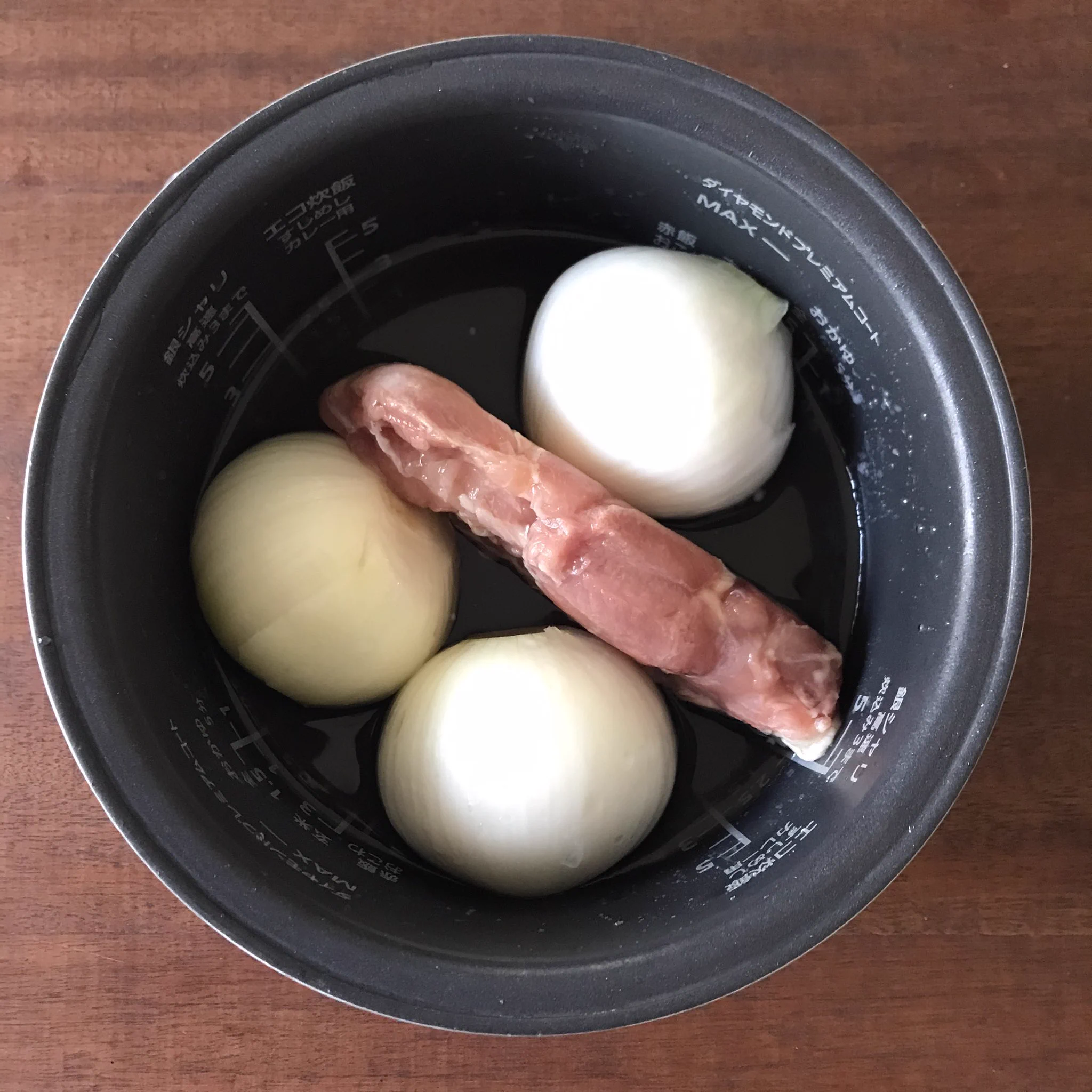 トロトロの玉ねぎ、ホロホロの鶏肉が楽しめる！炊飯器で作れる絶品料理のレシピ！