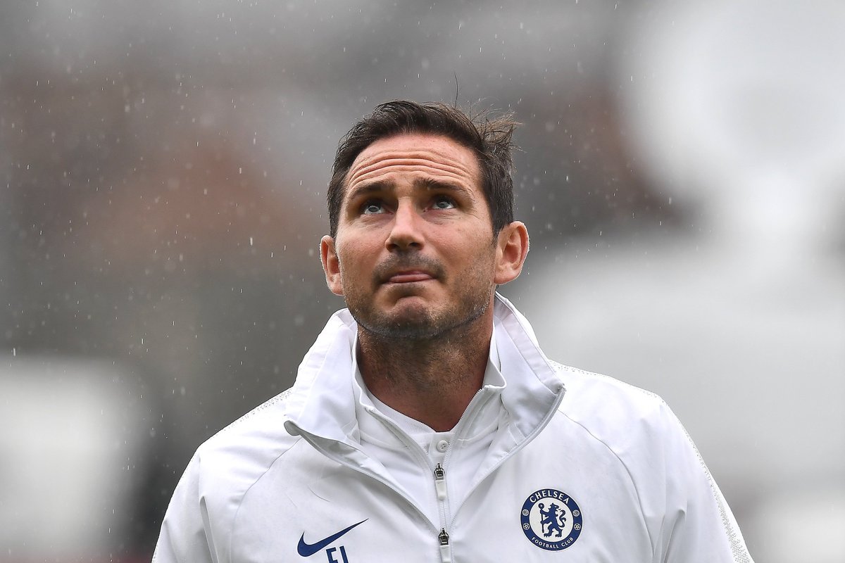 Squad builder - Due to Frank Lampard's being a legend of the game, world class footballers were bound to want to join the club. As such, Frank managed to bring in world class names like Havertz, Werner, Ziyech and Thiago Silva all in one window. Leaving behind an elite squad.