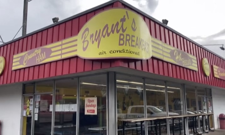 BREAKFAST: The Pancake Shop. However you can imagine a pancake, they can make it. Usually a 15-20 min wait but worth it. Bryant's Breakfast. Definitely that's southern hospitality feel. Only open til 1pm so get there early. The Arcade. Been here a 100 years. Great breakfast.