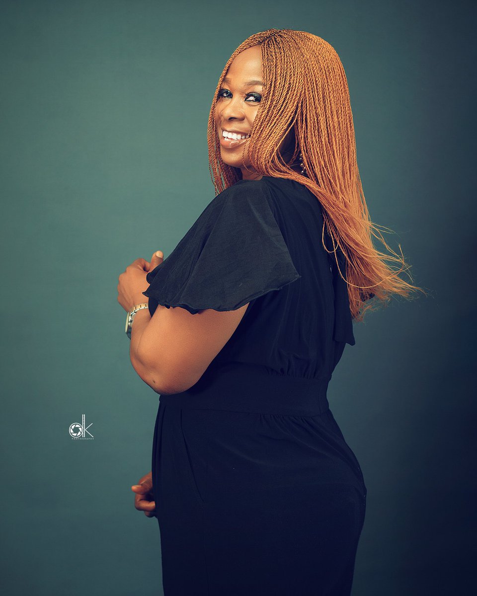 omgitzsofie11's tweet image. Hey twitter meet my mum 😍😍.. she has 3 grandchildren already and looking this peng😍.. my everything 🥰.  Mummy’s pet 🤣. Her shakara is too much sha 🌚