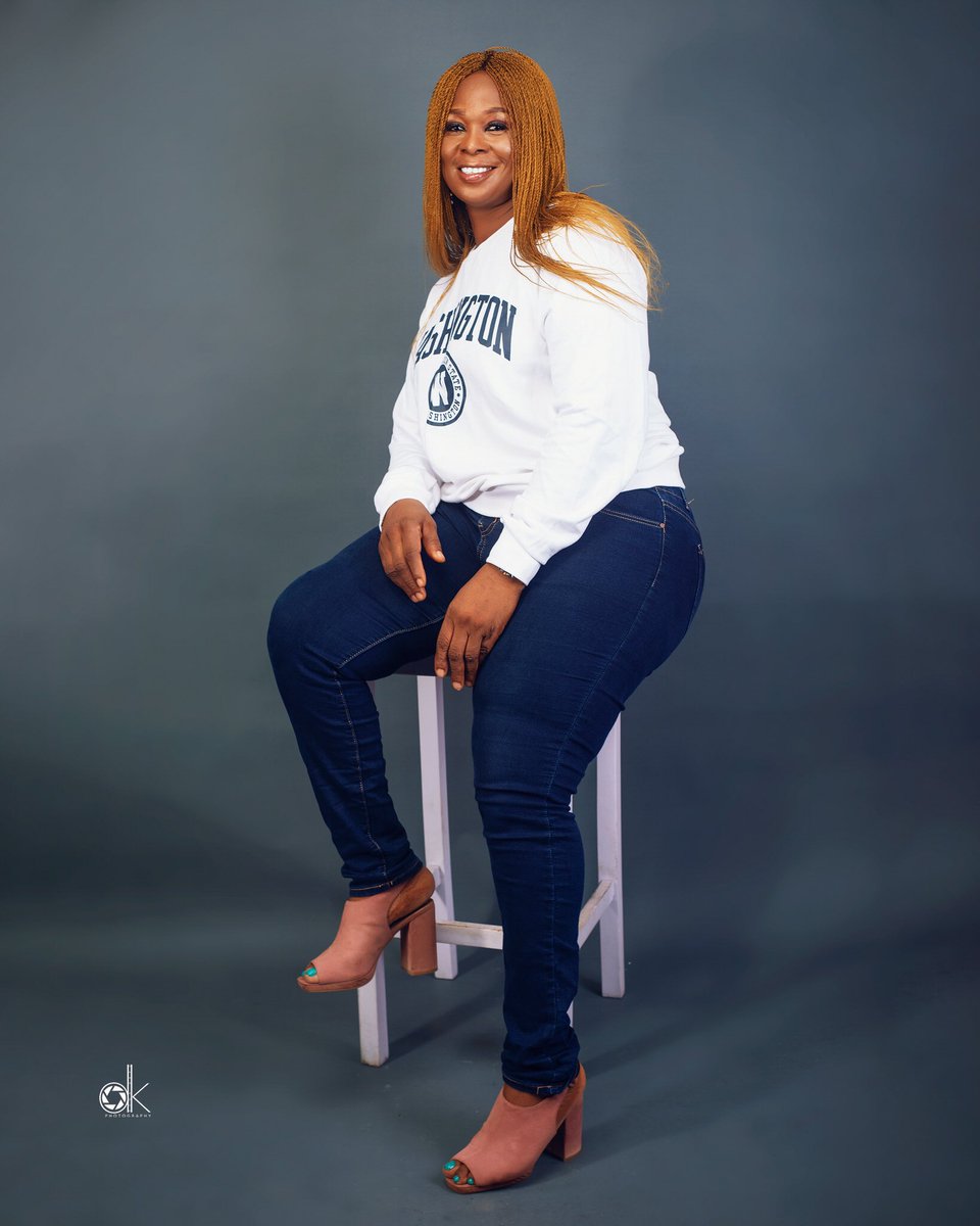 omgitzsofie11's tweet image. Hey twitter meet my mum 😍😍.. she has 3 grandchildren already and looking this peng😍.. my everything 🥰.  Mummy’s pet 🤣. Her shakara is too much sha 🌚