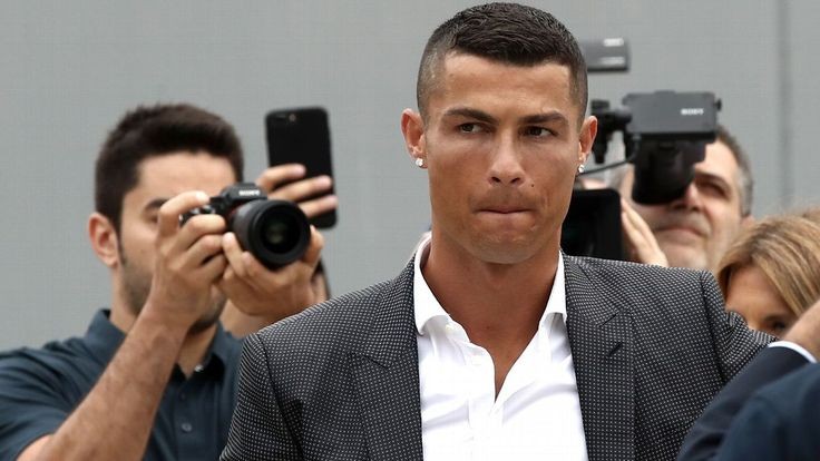 7. Christiano Ronaldo On Friday, June 12, 2009, Mayorga, then 25, met Ronaldo for the first time. They saw each other at the Rain Nightclub in the Palms and struck up a conversation. She contends that after chatting with 24-year-old Ronaldo, he invited her and a friend up-