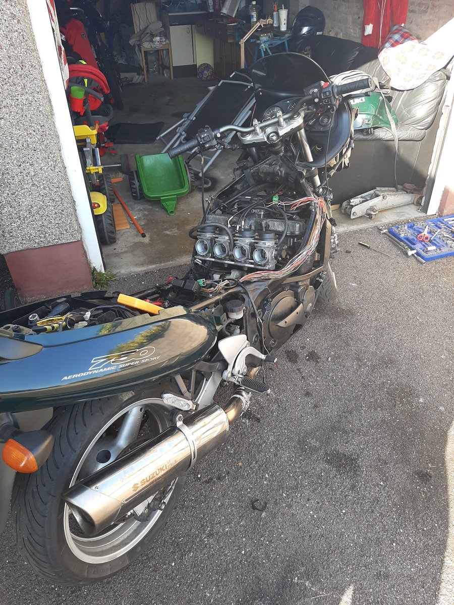 Kirkytaylor's tweet photo. Getting near that time of year again, get all tweeks and servicing done.
#gsx750f #oldskoolsuzuki #scottishbiker #qaulitytime #sportstourer https://t.co/xuZeg7JdjC