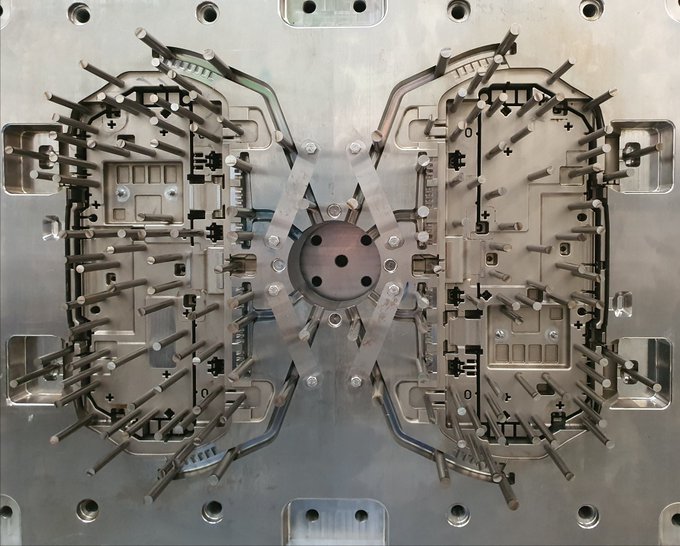 Aurimoldes1's tweet photo. Working to achieve perfection!
#Aurimoldes
#mold #mouldmaking #metal #mouldengineering #molding #moldmaking #plasticinjectionmould #plasticinjectionmold # #plasticinjectionmolding #thixomoldingsupplier #thixomolding #magnesiumthixomolding #diecastmolds #diecastmoulds https://t.co/WI1ViZO97s