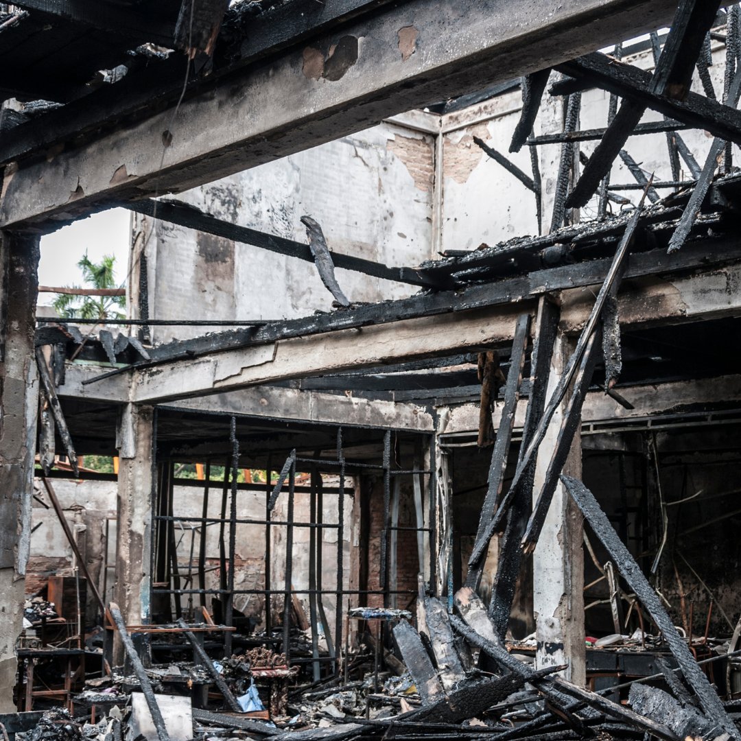 The clean-up process following a fire can be challenging and there are often many factors to tackle, including #firedamage, #smokedamage, and odour.

Let our remediation team assist you in each step of the clean-up process: ow.ly/ukr750Deyiu
#fireremediation