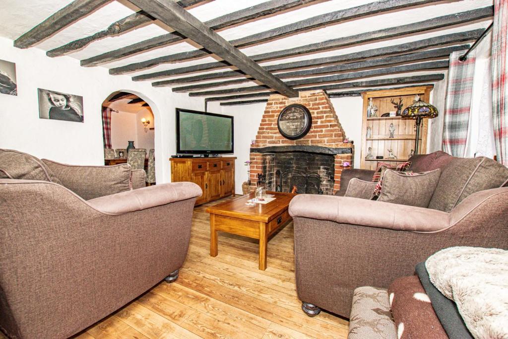 danielbrewerEA's tweet photo. 2 Bedroom Cottage For Sale
Duck End, Finchingfield, Essex
Offers Over £335,000
https://t.co/KsWgav2Vyd https://t.co/5Ec1xzVf4h