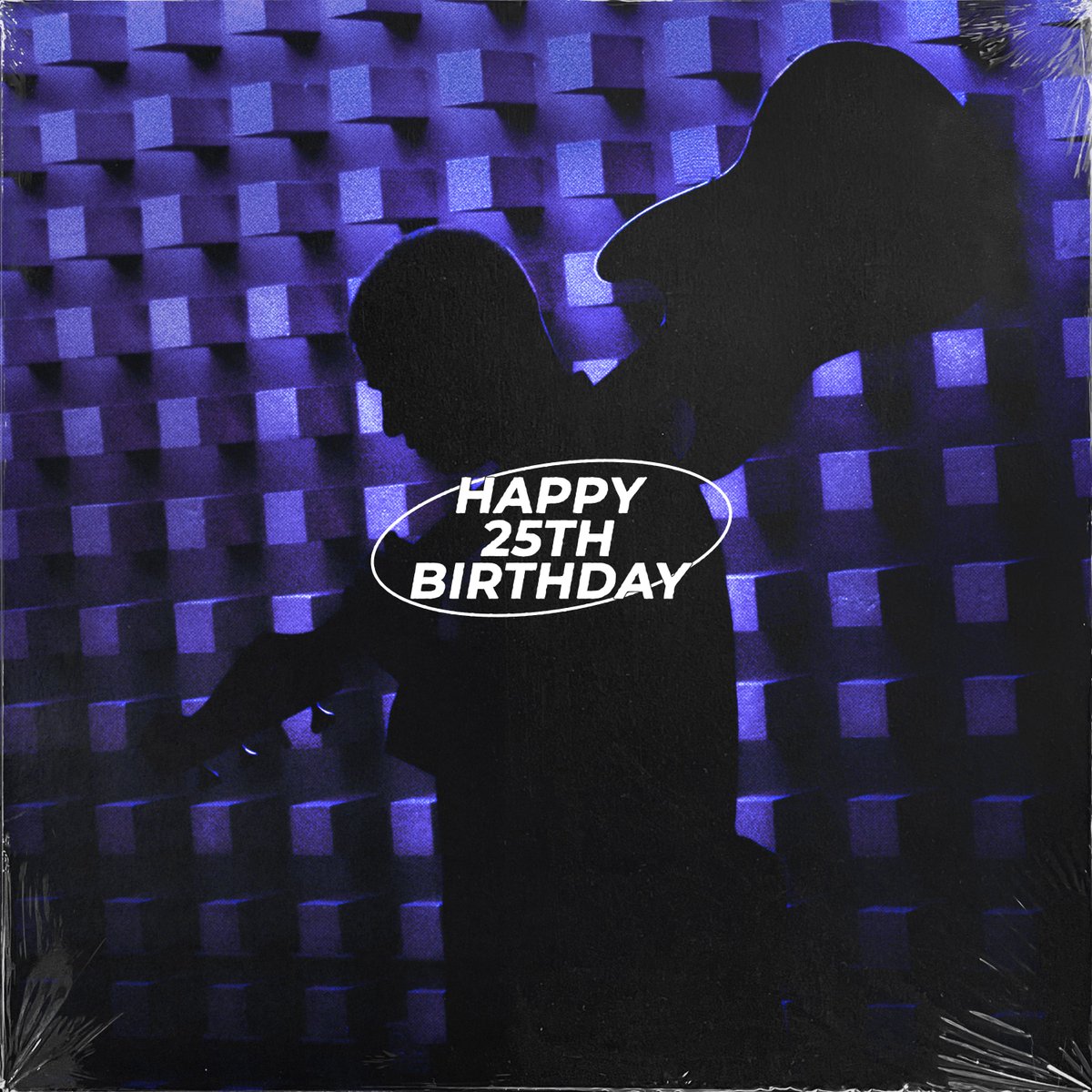 Tha5SOSFamily's tweet image. Happy 25th birthday, @Calum5SOS! 💜 #HappyBirthdayCalumHood #HappyBirthdayCalum