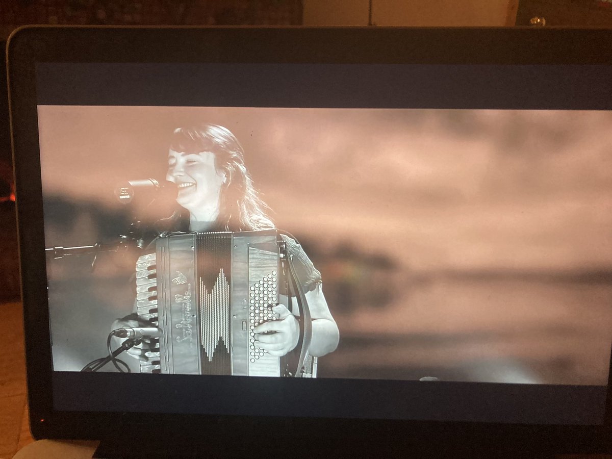 Overwhelmed by the response to my gig <a href="/ccfest/">Celtic Connections</a> Expertly filmed and recorded by <a href="/LunasGary/">Gary Ebdy</a> and @AnTobarArts and what magic company to be in with <a href="/SorrenMaclean/">Sorren Maclean</a> <a href="/HaannahFisher/">Hannah Fisher</a> @Kinnaris5 <a href="/RoddyWoomble/">Roddy Woomble</a> 🎵#livemusic