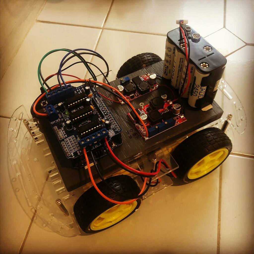 factotumindust's tweet photo. More holiday adventures #arduino #motorshield #robotics #plywood #acrylic #holiday https://t.co/98RqE5GOPL https://t.co/bIdaaQAnn0