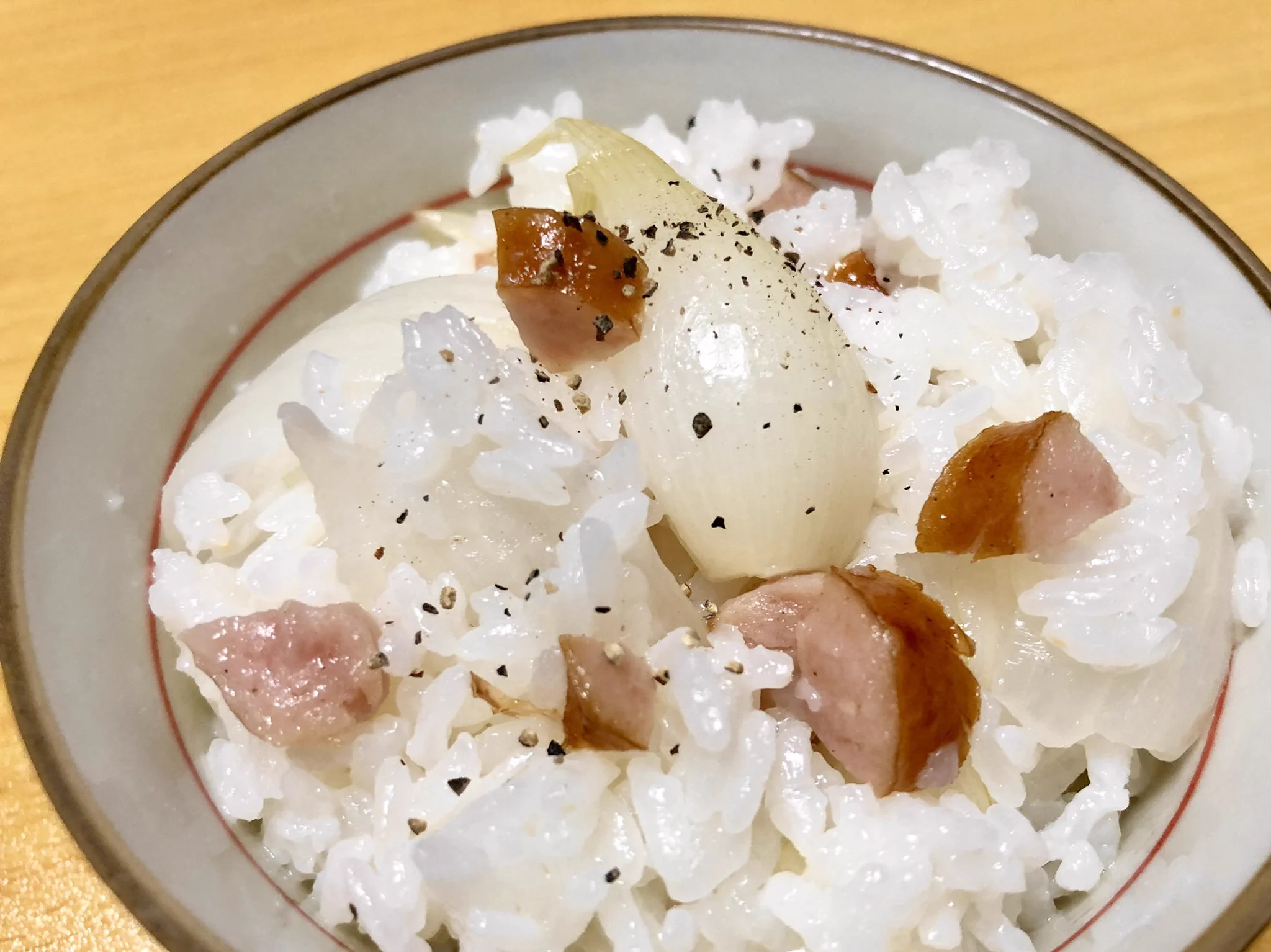 新玉ねぎを買ったら是非試したい！まるまる1個使って作る玉ねぎごはん！