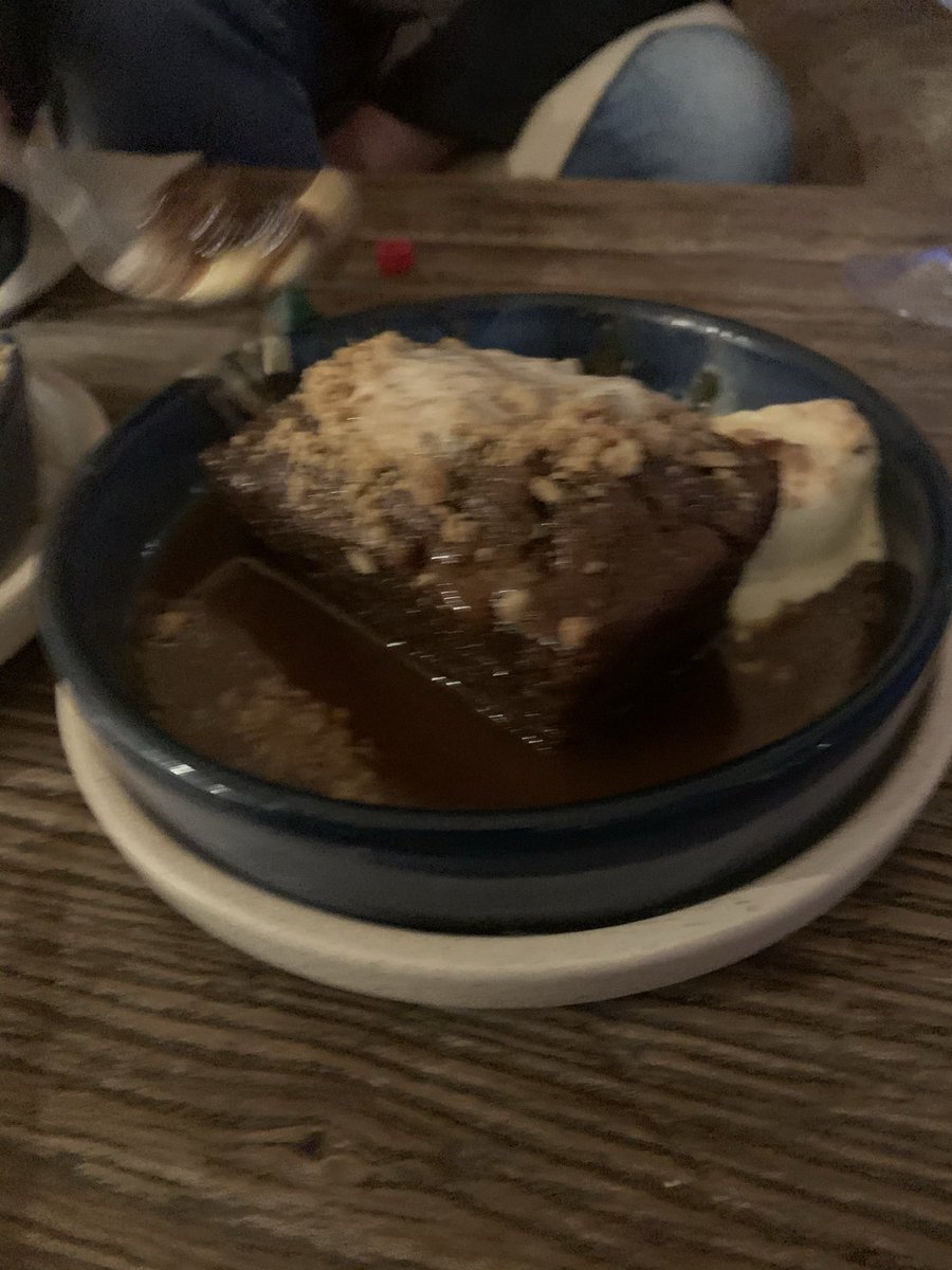 Our gorgeous friend gave Lib & I the opportunity for a  #datenight Quite nice to enjoy a cocktail (margarita & mojito), some fresh seafood and some sticky date  &ndash; bei  At The Heads