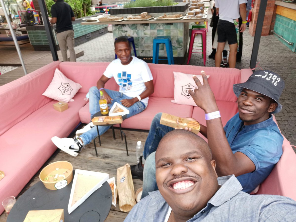 RealBiggie's tweet photo. @Vaselineza Bathi! I Summer ππ ilendile!, even though we are in the pandemic - We share and exercise all safety precautions. Sithi π #HelloSummerSkin @Vaselineza https://t.co/RK9qfyS73c