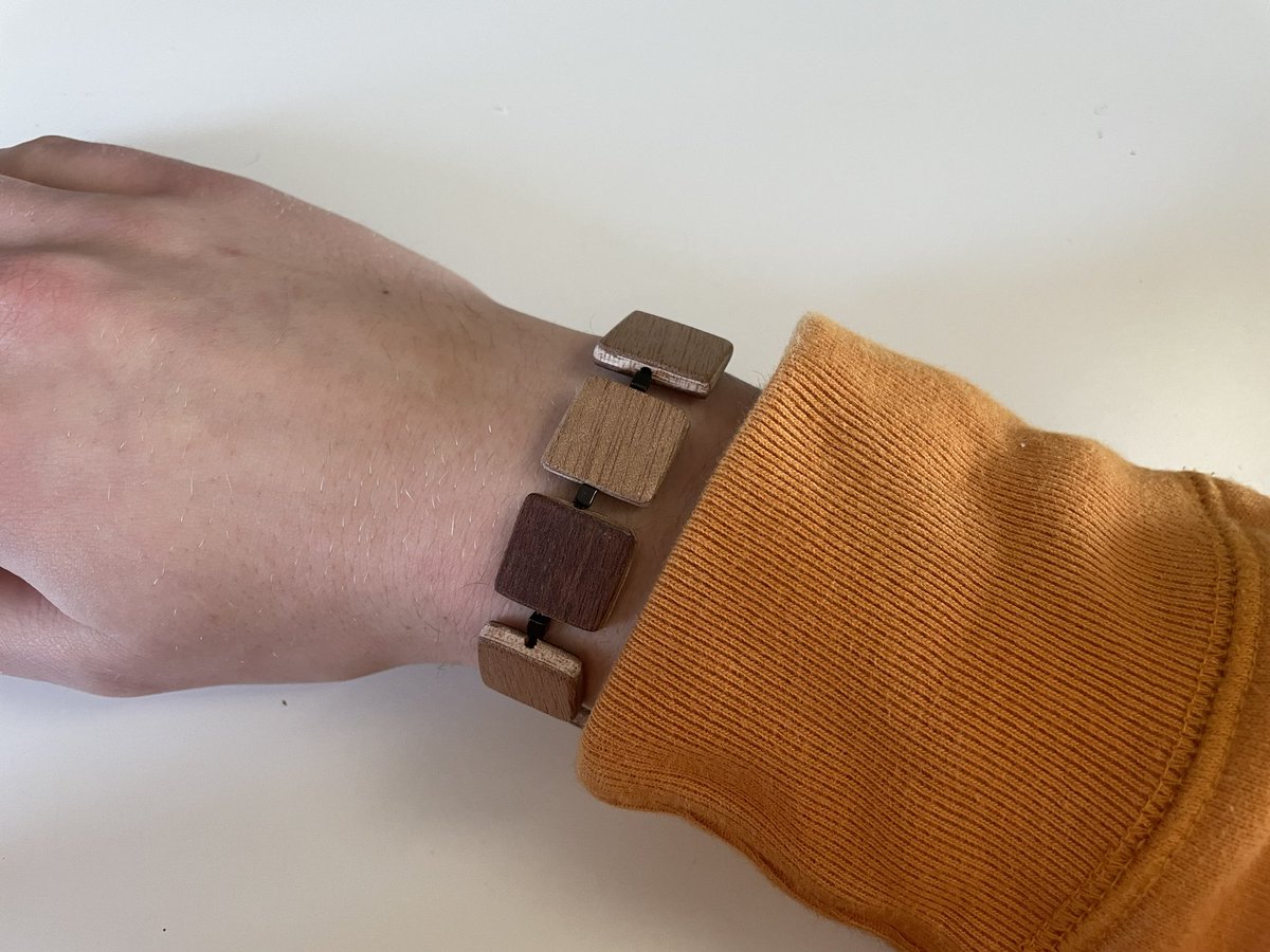 Prototype of my ‘Habit Band’ concept

With this wristband you can track your habits. 

Want to drink 8 glasses of water per day? Simple. 💧 Every time you drink a glass you flip a tile. This way you can track how many glasses you drink and reach your daily goal. 

Feedback?