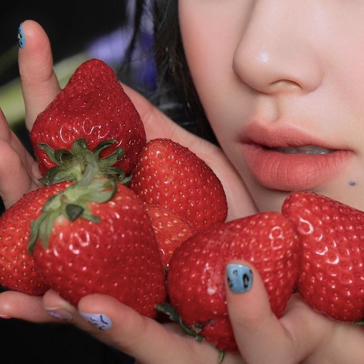 thinkingchae's tweet image. strawberry