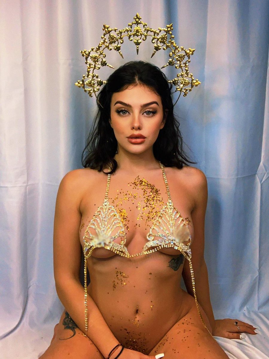 ItsEmilyBlackYT's tweet image. RT for your goddess x