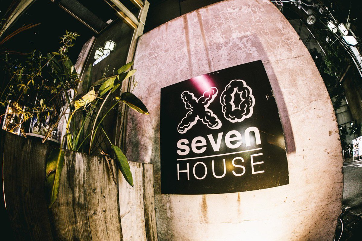 本日もsevenHOUSE営業してます！

   OPEN  21：00~05：00

 drink ¥500~

本日も沢山の御来店お待ちしてます🙇‍♀️

#Sevenhouse
#allstripe
#musicbar
#osaka
#bar
#photospot