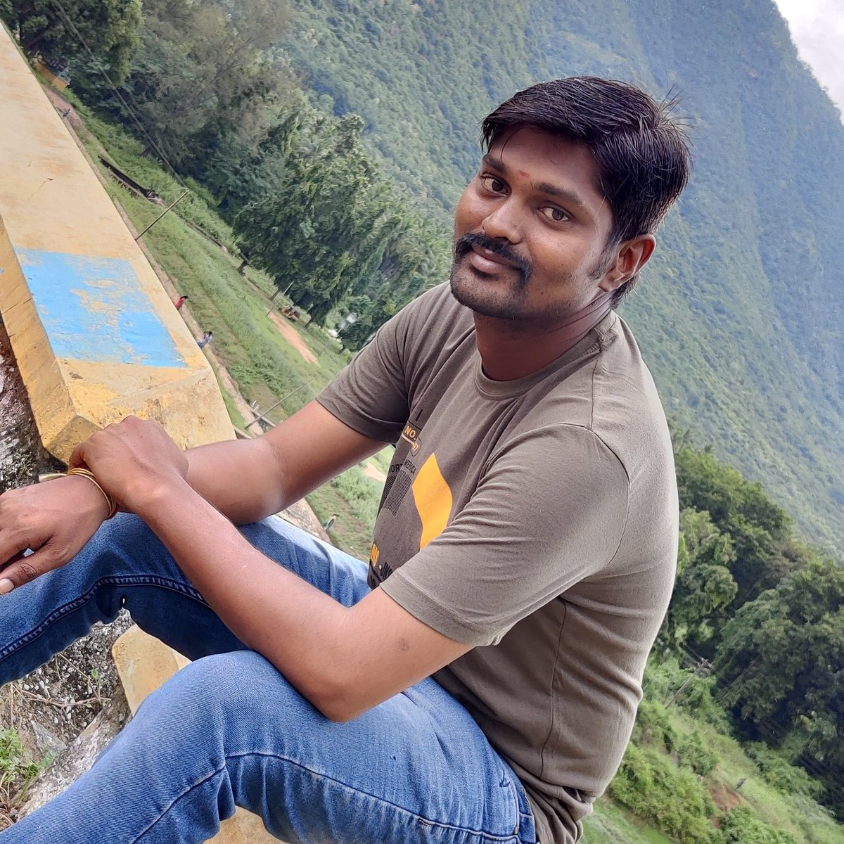 Manibca92's tweet photo. #NewProfilePic https://t.co/ylwyz8jWE9