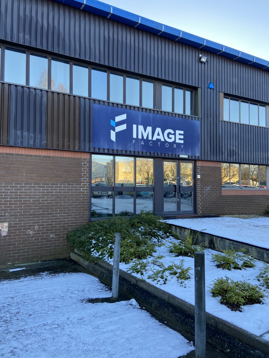 ImageFactoryUK's tweet image. It&apos;s a beautiful frosty day here at our site in Chippenham!
Happy Monday All
#imagefactoryuk #snowday #snow