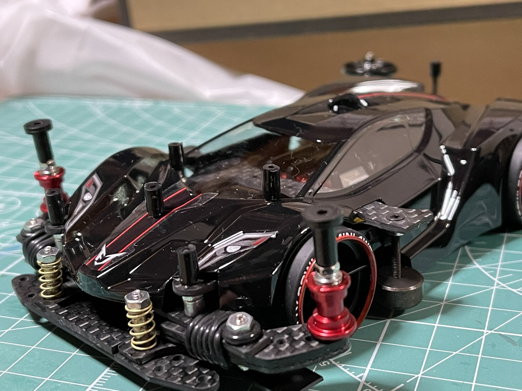 ミニ四駆完成品 シャーシ MSフレキ ATスラダン ボディ提灯 フェスタ