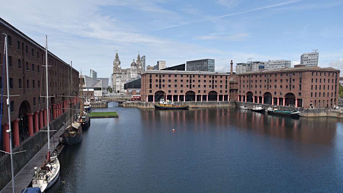 Hi_Ex_Liverpool's tweet image. We are now taking booking for essential travel. We look forward to welcoming our guests 
#keyworker #essentialworker #breakfastincluded #royalalbertdock #IHG #2021