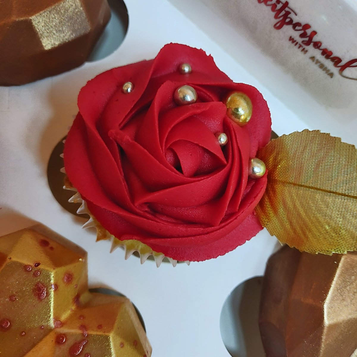 CakeItPersonal's tweet photo. #ValentinesDay treats now available to order! Can be delivered/collected/posted! #valentinesdaygift #ValentinesDayCountdown #valentinesday2021 #homemade #gifts #TreatPeopleWithKindness #CupCake #Foodie #foodstagram https://t.co/H2EtmZwgl7