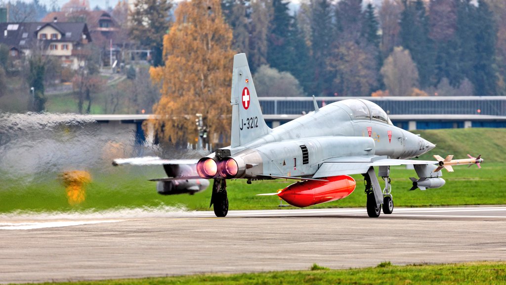 mrmoser1983's tweet photo. Northrop F-5E Tiger II J-3212
(MSN M.1012 / 81-0863 - 1st Flt: 28AGO1984)
Canon EOS 5D Mark IV + EF 100-400mm f/4.5-5.6L IS II USM
#SwissAirForce #AirForce #MilitaryAviation #F5E #LSME #EML #Northrop #Aviation #AvGeek #PlaneSpotting #AviationPhotography #Switzerland #Emmen https://t.co/FHzRIaL2aW