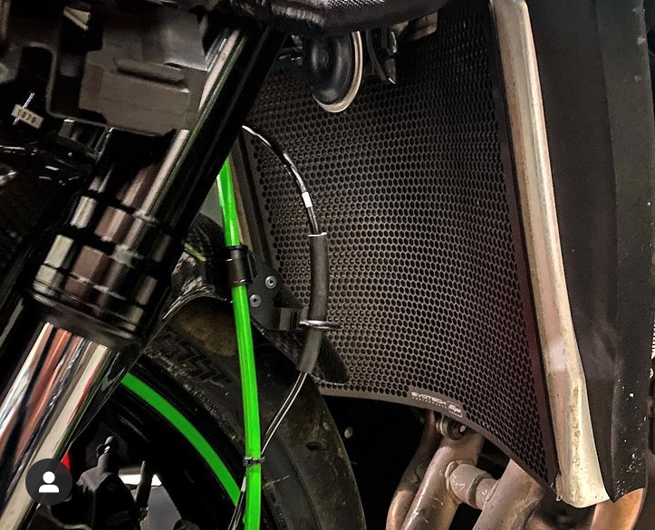 EvotechRaceTeam's tweet photo. This Kawasaki ZX-6R is well protected ✅
📸 benkawizx
#EPRadiatorGuard #MyBikeMonday https://t.co/iDKtCSxaQK