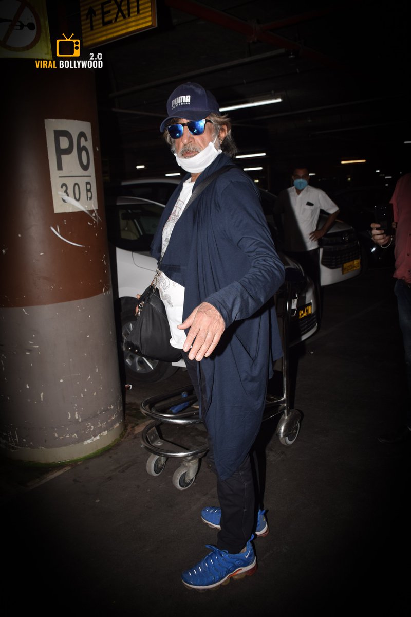 ViralB2_0's tweet photo. Shakti Kapoor spotted at Mumbai International Airport arrival.
#ShaktiKapoor https://t.co/fjStMNUgkN