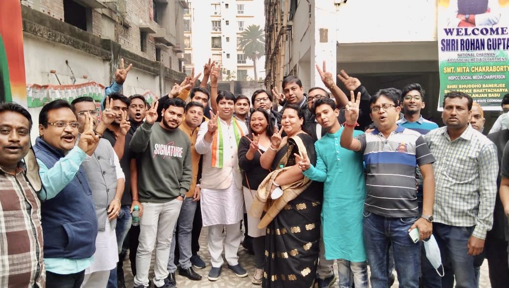 INCWestBengal's tweet photo. WBPCC Social Media Department has organised a workshop today on Social Media Strategy at Bidhan Bhawan, Kolkata, ahead of Bengal Assembly elections, attended by Shri Rohan Gupta, AICC Social Media National Chairman, and National Coordinators Pranav Ji and Shri Vipin Yadav. https://t.co/wFLSpydlIz