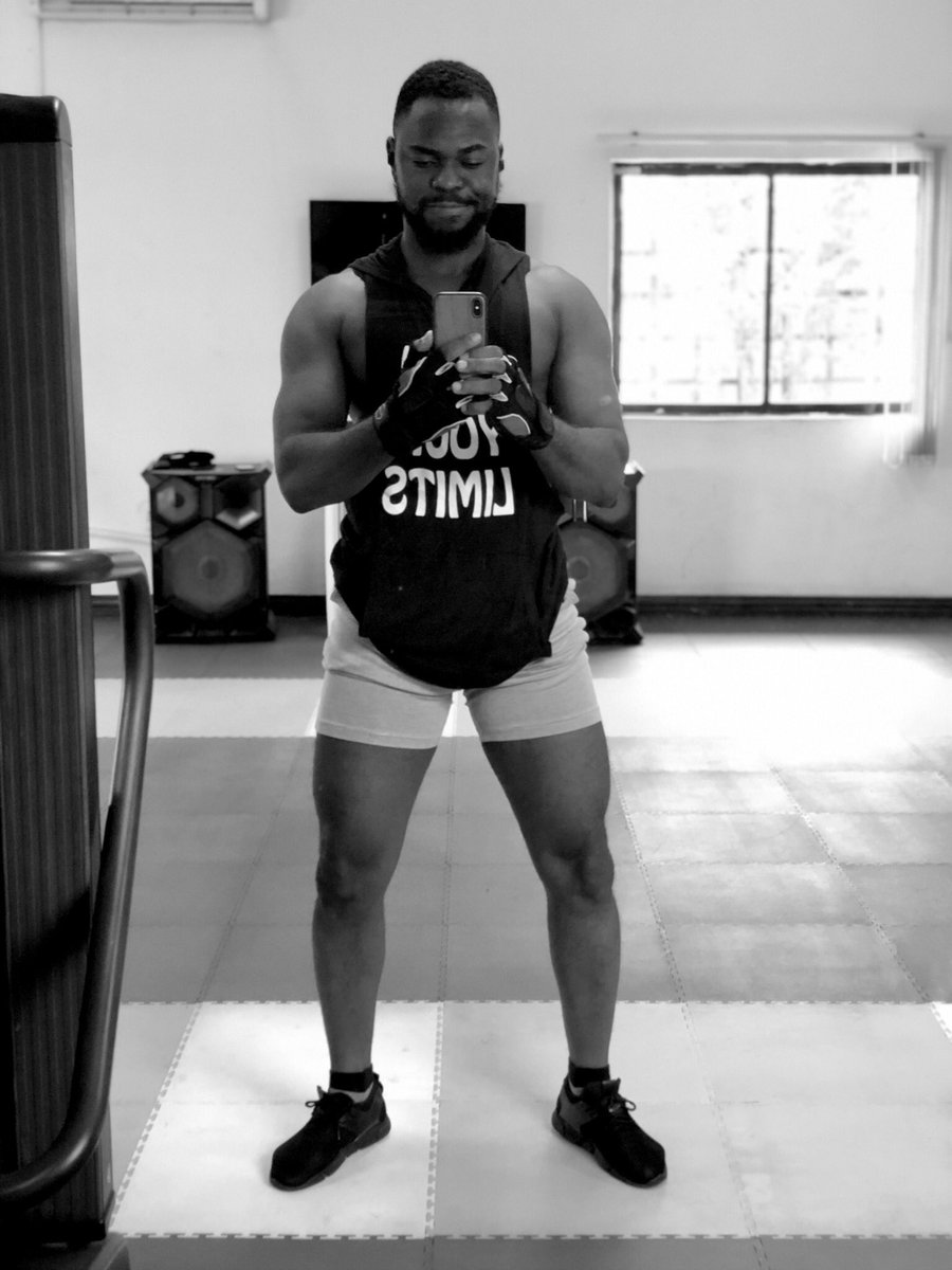 iztoriii's tweet photo. Mondaze... 🏋🏽‍♂️🙌🏾💥💪🏾😎 #MCM #bodybuilding #bodyworkshop #gymmotivation #fitfam #bodybuilder #FitnessMotivation #fitnessjourney #bodypositive #Melanin #blackmenwithbeards https://t.co/518MRdmnRk