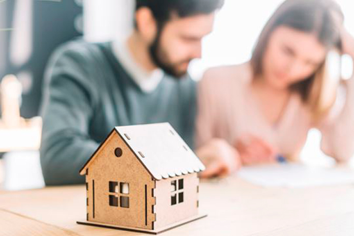 portalinmonews's tweet photo. MERCADO INMOBILIARIO: TENDENCIAS EN COMPRA Y ALQUILER PARA 2021
➡La mejora de las expectativas de futuro generará una revitalización de la confianza en la demanda que hará subir ligeramente los precios y las operaciones para 2021.
Ⓜás: https://t.co/hbChPXXHpX https://t.co/KDjCkYdAyn