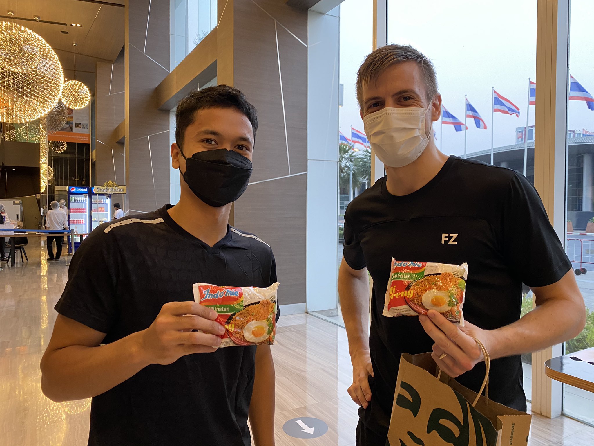 Hk Vittinghus On Twitter: "A Man Of His Word - Special @Indomielovers  Delivery From @Sinisukaanthony 😅🍝 Good Luck For The World Tour Finals! 🏸  #Badminton #Thepowerofindomie #Indonesia #Denmark #Badmintonindonesia  #Bulutangkis Https://T.co/Egng8Pdxfd" /