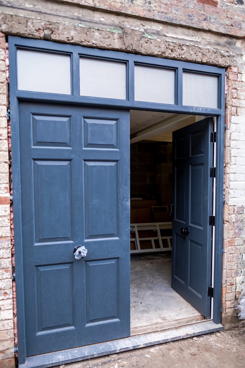 We've been involved in helping to transform the former Robin Hood Hotel in #Newark into a new @travelodgeuk (working with @lindumgroup).  Our talented joiners have been creating bespoke doors, windows and shop fronts for the project. #heritage #heritagejoinery #restoration #craft