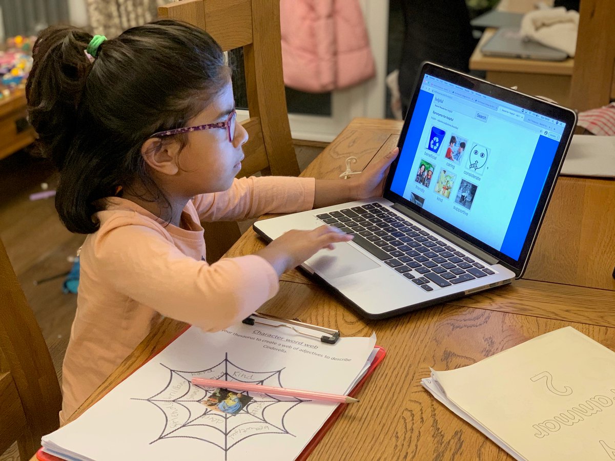 NorthwoodGDST's tweet image. Hansika in Y1 is loving her online lessons during GHL. She has been very busy dressing up as Elsa for show and tell👸, learning about kidThesaurus 📚 and even making her first snow man on the weekend⛄. Great work Hansika!🌟👏👍  #NWCAlwaysLearning @GDST
