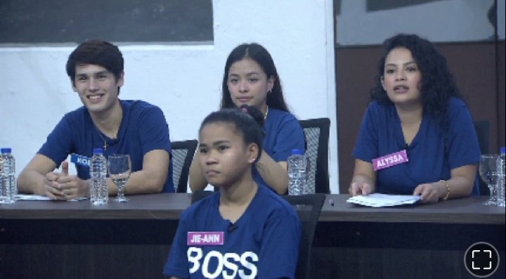 JieAnnGlobalOFC's tweet photo. I'm so proud of Jie-Ann why? Kasi sya ang pinakabatang boss pero shes trying to grow herself as boss. Nung una nahirapan syang gumawa ng plano para sa company nya pero at the end. Pumasok sa mindset nya ang OVERSIZED SHIRTS na alam naman nating patok talaga ngayon.💛

#PBB3Bosses https://t.co/eipPkgCUbO