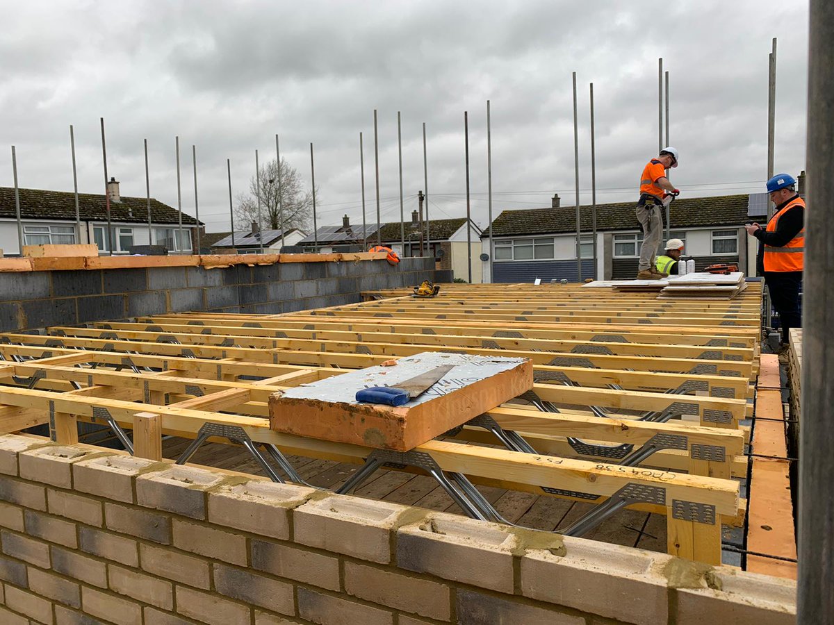 CursonLtd's tweet photo. Our Boys have been busy these past weeks with some 1st and 2nd fix work. lets start this week as we mean to go on with honest hard graft!
#carpenterylife #sitework #firstfix #secondfix #woodwork #Carpenter #sitecarpentry #hardwork #construction #framing #build #timber https://t.co/xtxZEDNkvm