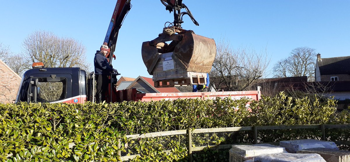 GandJLandscapes's tweet photo. Raised vegetable bed built and materials delivered bang on schedule today. π Massive thanks to Dave @DJprojectsltd for lifting over our paving from @_LONDONSTONE π #Nottingham #Landscaping #Maplebeck #creatingyourperfectspace https://t.co/ACv8ewCRCD https://t.co/6p0tuwsmo1 https://t.co/08HDOWFoAF