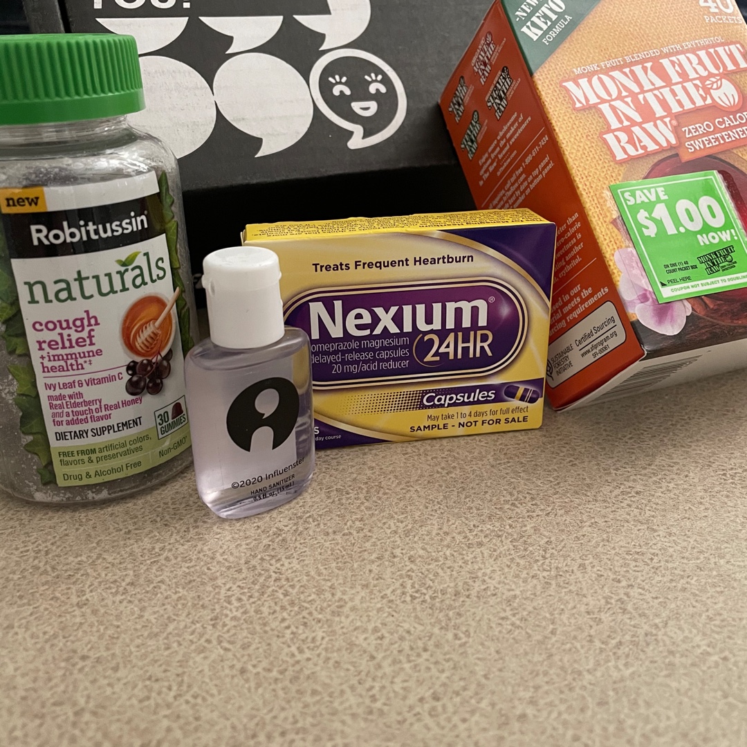 ME_Bitts's tweet photo. #RobitussinNaturals #InTheRaw #Nexium24HR #WFHVoxBox #complimentary @RobitussinBrand @Influenster @InTheRaw https://t.co/Qcj7ZjkjNB