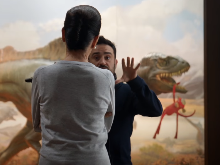 [17/19] Although extremely short, Iris and Maisie would've had an extended cut with them playing hide and seek and even Maisie's monkey toy would appear for more time