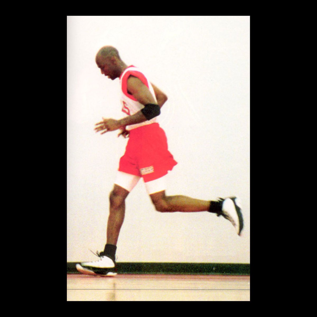 TrophyRoomStore's tweet photo. MJ Mondays🏆‼️ #MJMONDAYS #TROPHYROOM https://t.co/ZvEARPbv7k