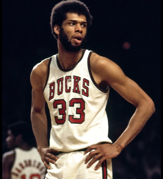 My Top 5 Centers of all time
5. Shaquille OโNeal
4. Hakeem Olajuwon
3: Wilt Chamberlain
2. Bill Russell
1. Kareem Abdul-Jabar https://t.co/Ef5LEip9FP
