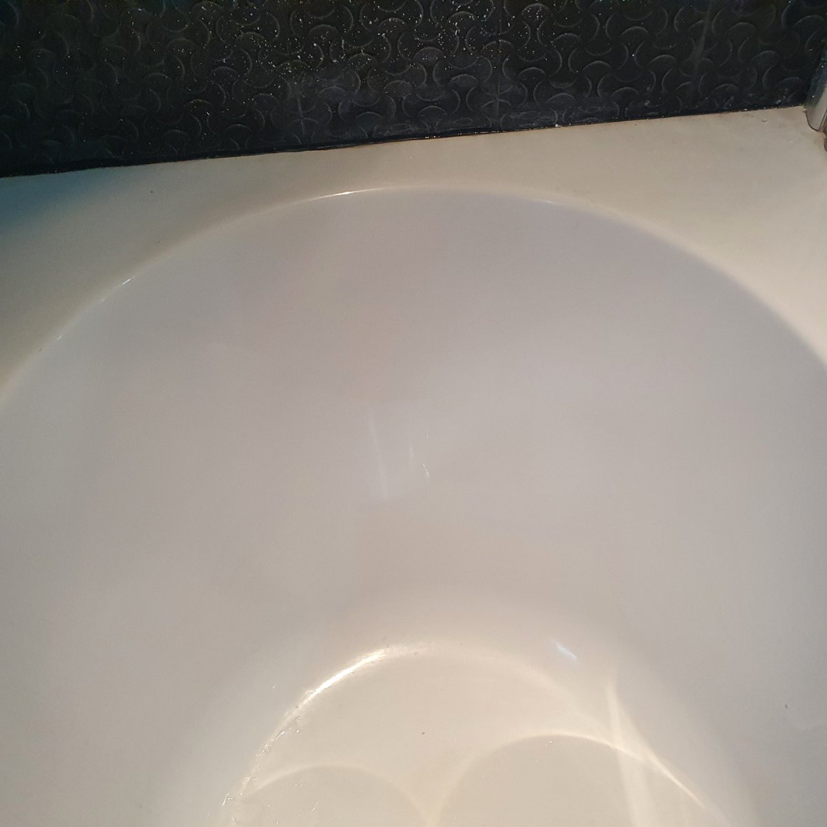 shineabath's tweet photo. Our highly trained technicians providing the highest quality resurfacing   service to our clients. We can help if you looking for bathtub repair.   Please, visit our site or call us!     https://t.co/Nli9JP0gDf  #bathtub   #BathResurfacing https://t.co/bSg0x1On6z