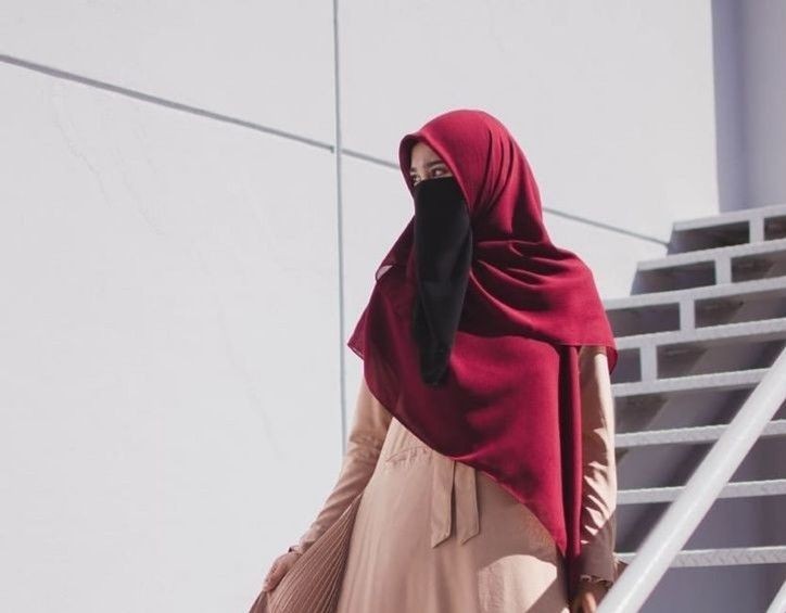 ہجر میں خون رلاتے ہو کہاں ہوتے ہو ؟
لوٹ کر کیوں نہیں آتے ہو کہاں ہوتے ہو ؟