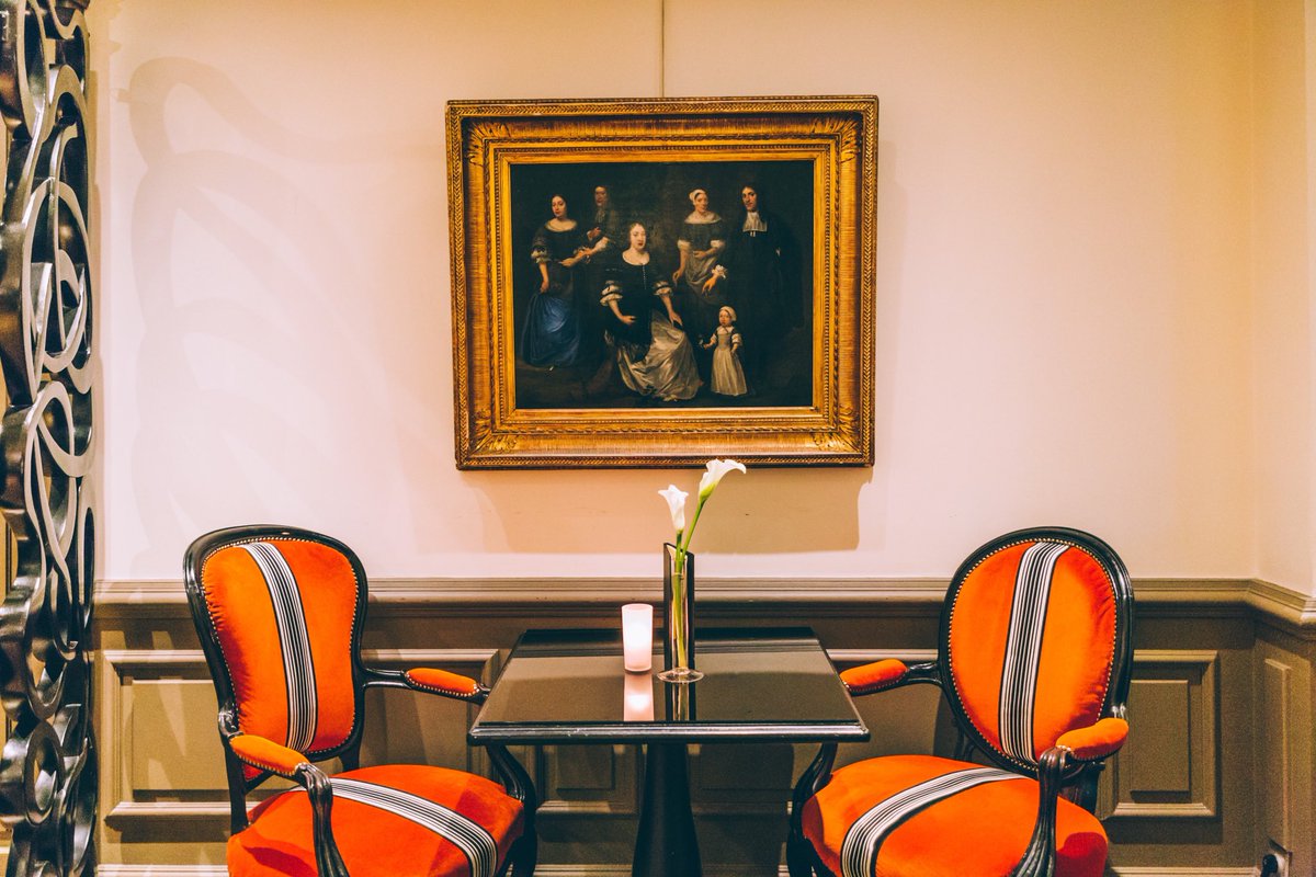 Bring a classic touch in your home is always a good idea! 
#classicstyle #decoration #interiordesignlover #designinterior #inspiration #hotel #italianstyle #paris #castilleparis