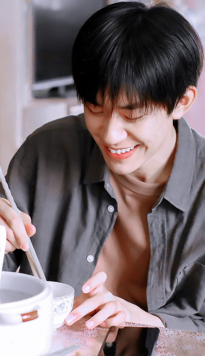 เสี่ยวอีอี้🦋 tweet media