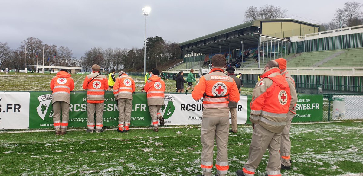 Ce dimanche 24 janvier 2021, nos bénévoles secouristes ont bravé le froid pour assurer un dispositif prévisionnel de secours lors du match de rugby Suresnes/Abenas <a href="/villedesuresnes/">Ville de Suresnes</a> #rugby <a href="/RCSuresnes/">RC Suresnes</a> #secours #CRF